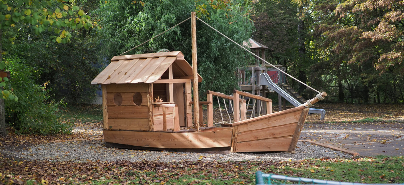 Spielschiff Forelle von Almhütte